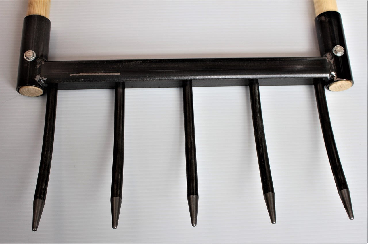 Cobrahead broadfork bottom back tine view